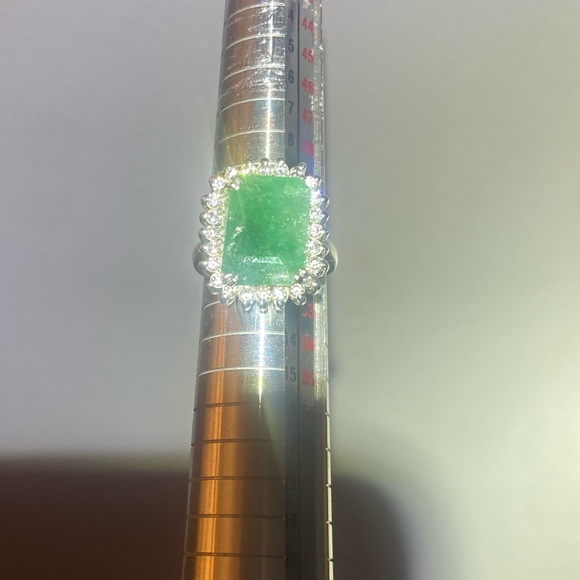 Emerald Ring - Picture 4 of 13
